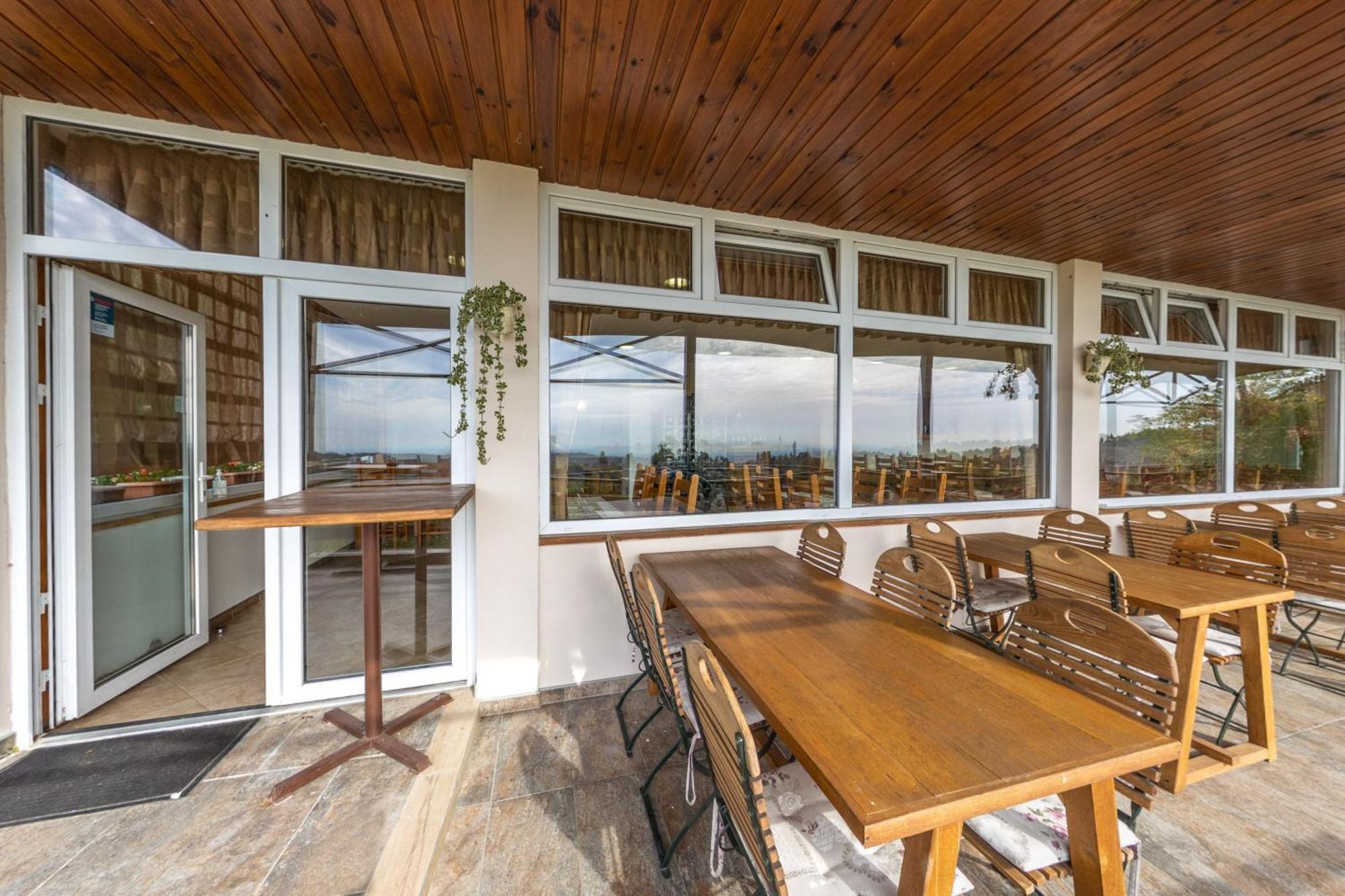 Guesthouse Rezekov Podrum ยาสเตรบาร์สโก ภายนอก รูปภาพ
