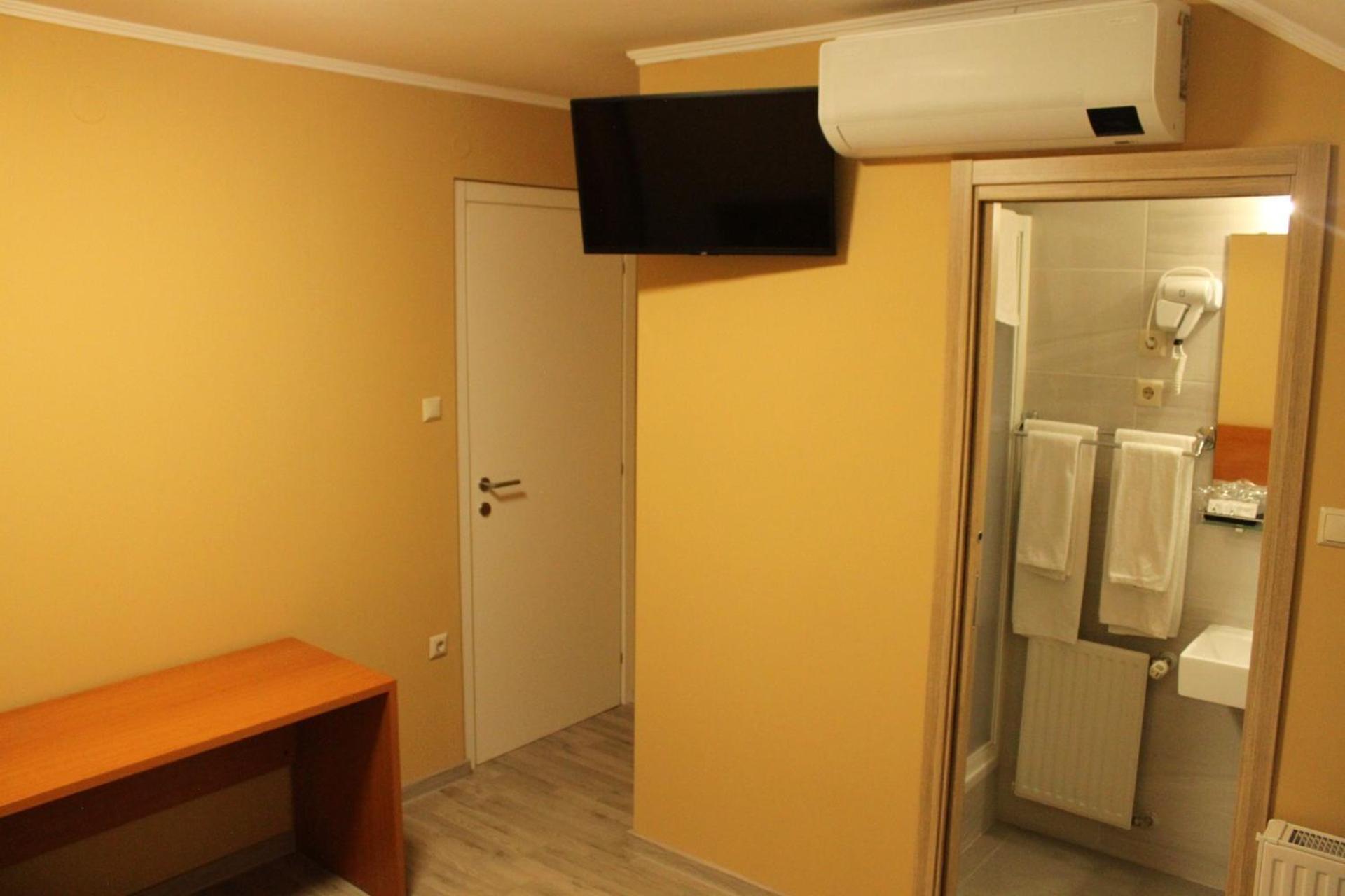 Guesthouse Rezekov Podrum ยาสเตรบาร์สโก ภายนอก รูปภาพ