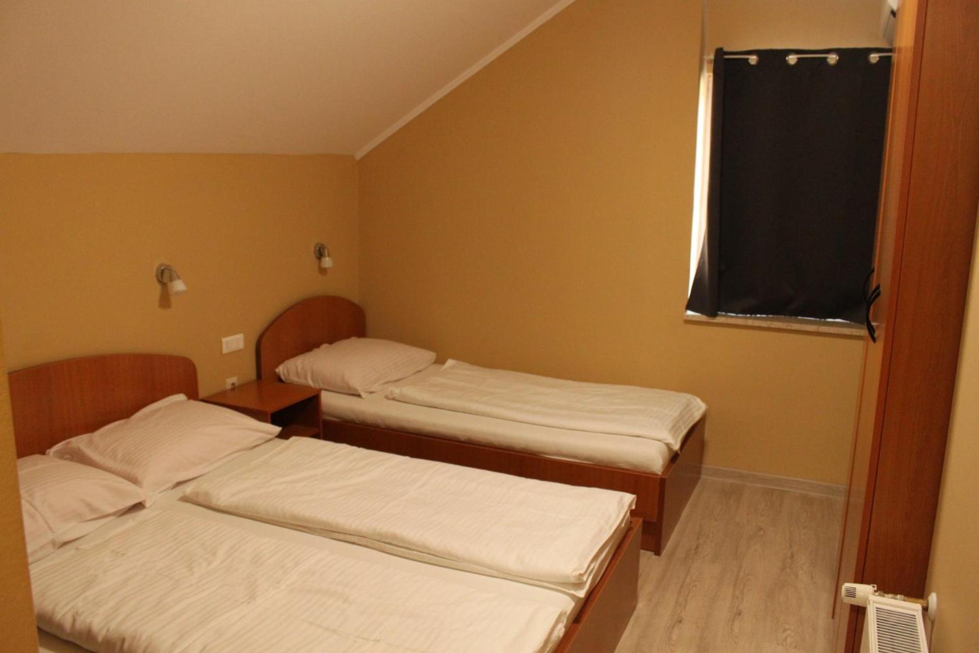Guesthouse Rezekov Podrum ยาสเตรบาร์สโก ภายนอก รูปภาพ