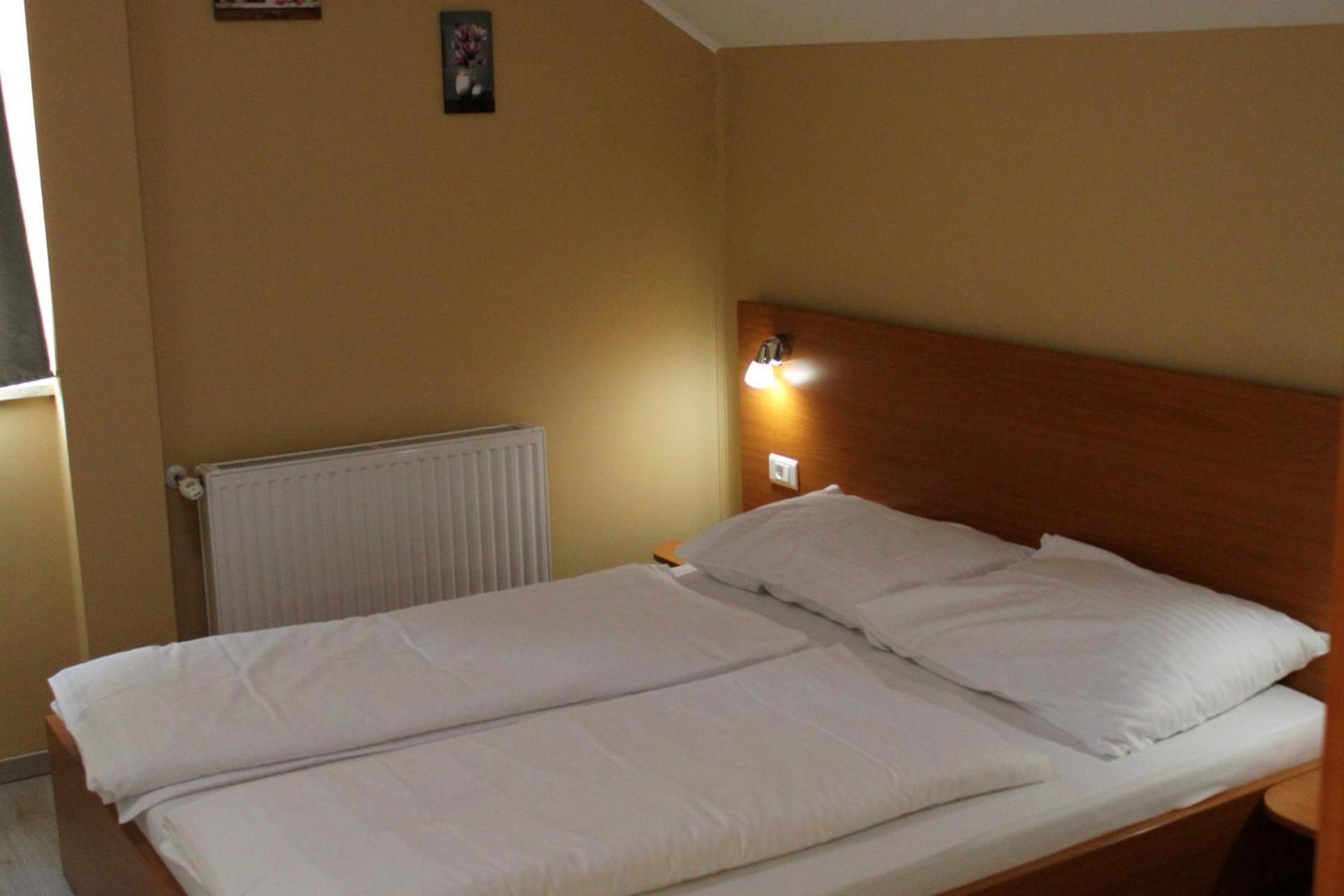 Guesthouse Rezekov Podrum ยาสเตรบาร์สโก ภายนอก รูปภาพ