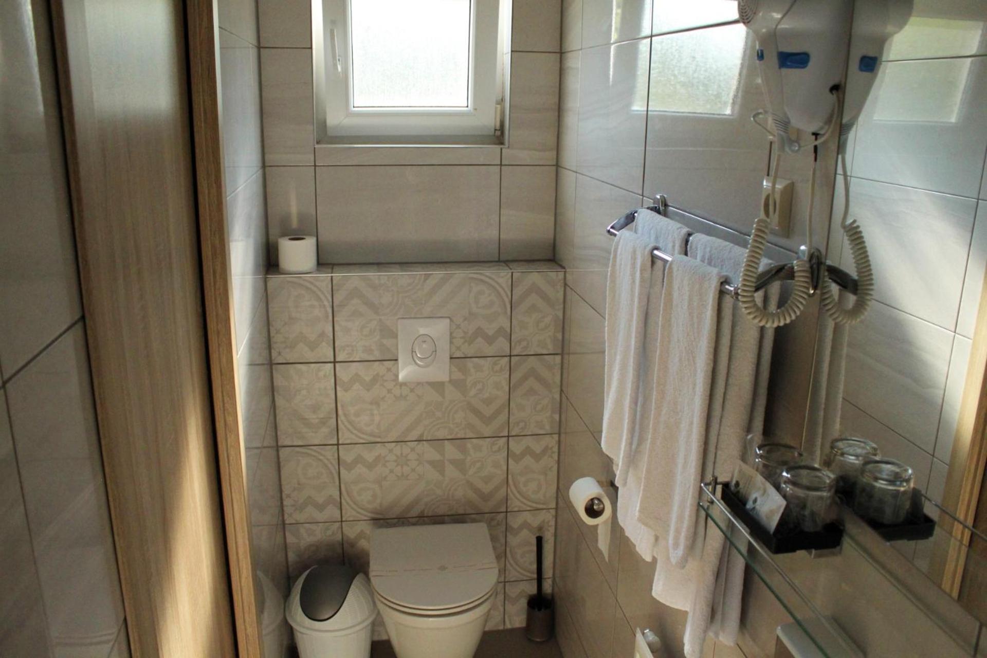 Guesthouse Rezekov Podrum ยาสเตรบาร์สโก ภายนอก รูปภาพ