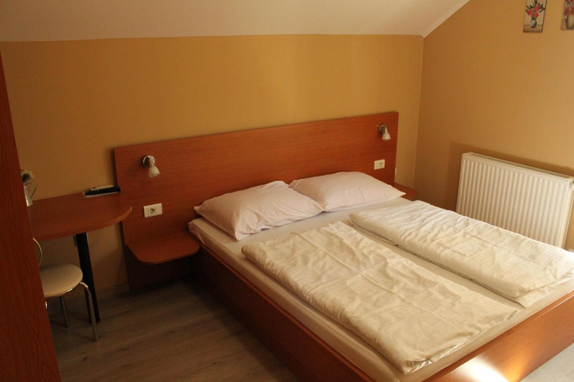 Guesthouse Rezekov Podrum ยาสเตรบาร์สโก ภายนอก รูปภาพ