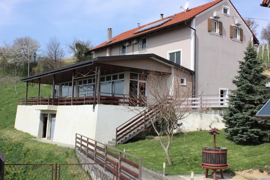 Guesthouse Rezekov Podrum ยาสเตรบาร์สโก ภายนอก รูปภาพ