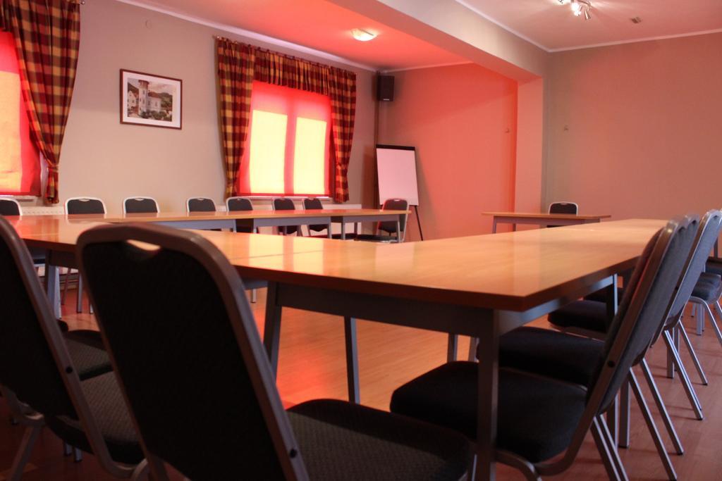 Guesthouse Rezekov Podrum ยาสเตรบาร์สโก ภายนอก รูปภาพ