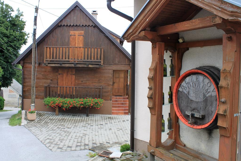 Guesthouse Rezekov Podrum ยาสเตรบาร์สโก ภายนอก รูปภาพ